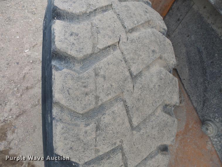 image for item DV9305 2012 Case SV250 skid steer