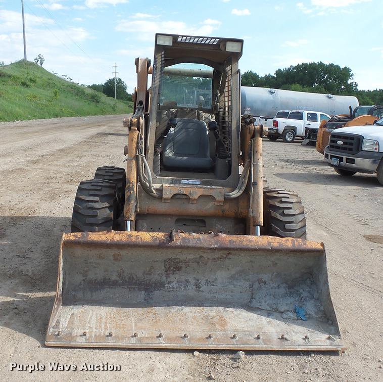 image for item DV9307 2005 Case 445 skid steer
