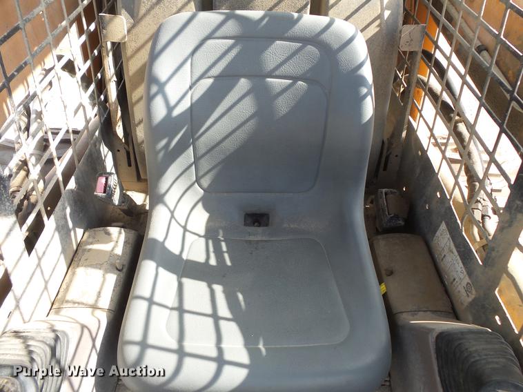 image for item DV9307 2005 Case 445 skid steer