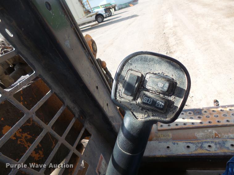 image for item DV9307 2005 Case 445 skid steer