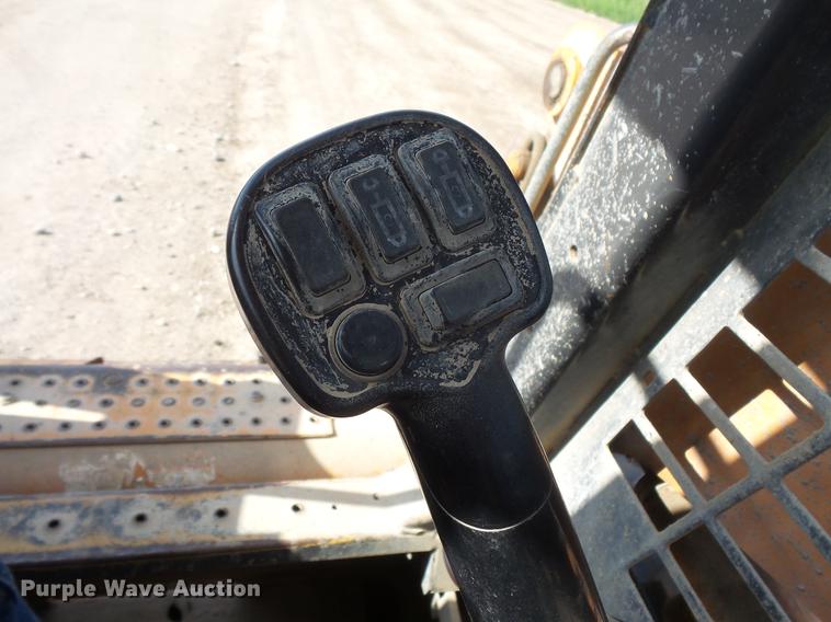 image for item DV9307 2005 Case 445 skid steer