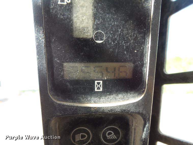 image for item DV9307 2005 Case 445 skid steer