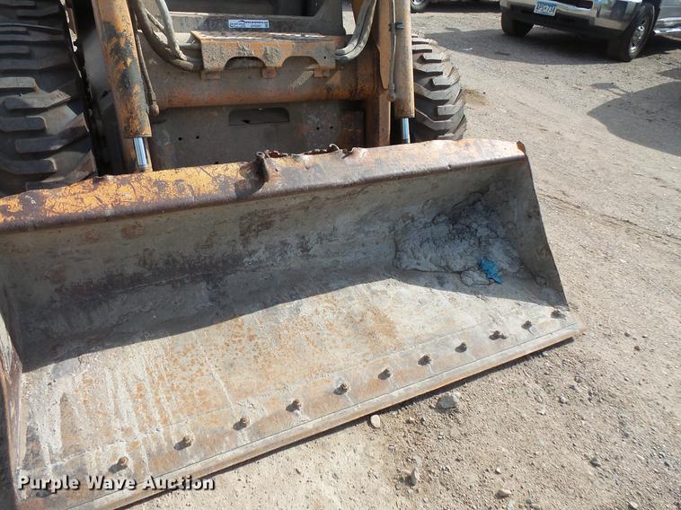image for item DV9307 2005 Case 445 skid steer