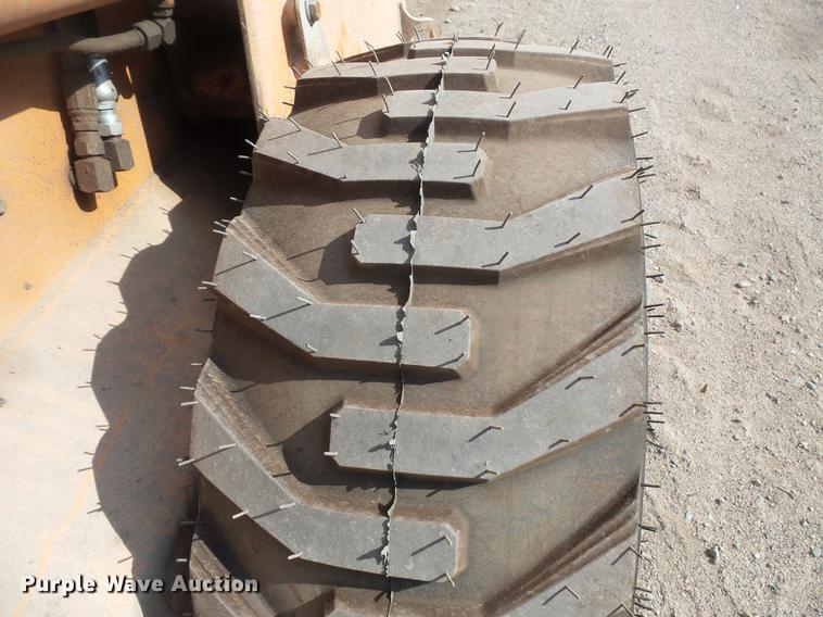 image for item DV9307 2005 Case 445 skid steer