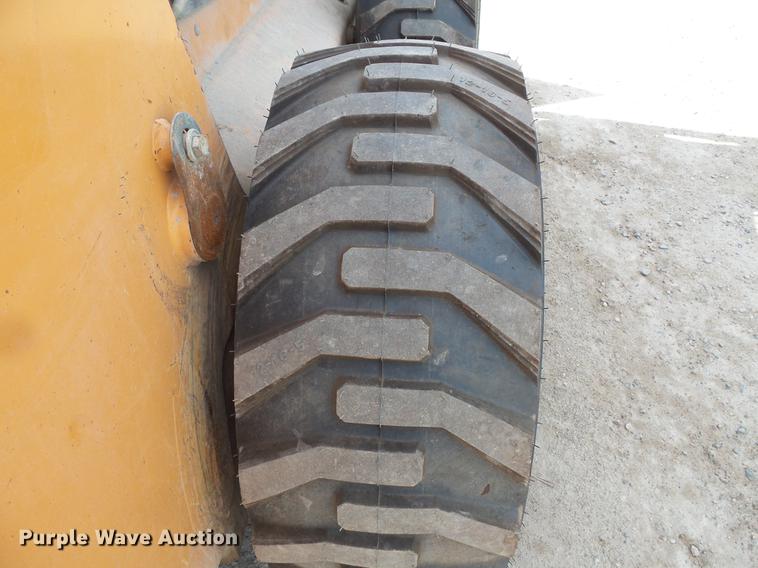 image for item DV9307 2005 Case 445 skid steer