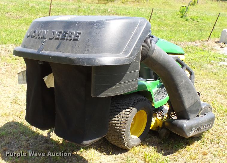 image for item DX9369 2009 John Deere X320 lawn mower