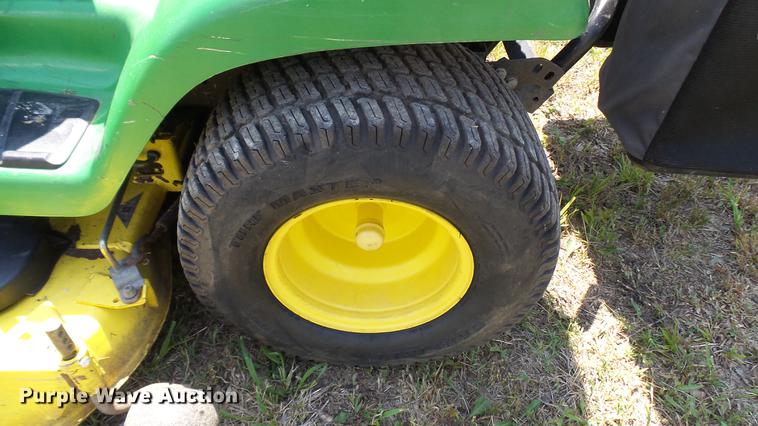 image for item DX9369 2009 John Deere X320 lawn mower