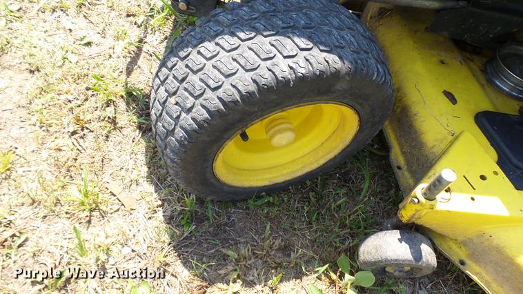 image for item DX9369 2009 John Deere X320 lawn mower