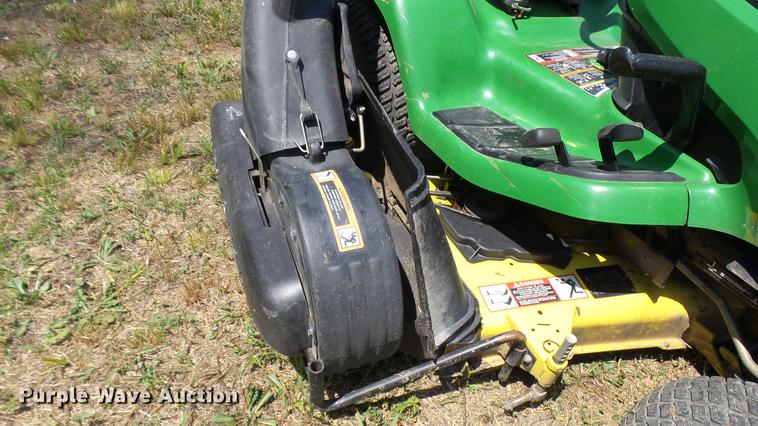 image for item DX9369 2009 John Deere X320 lawn mower