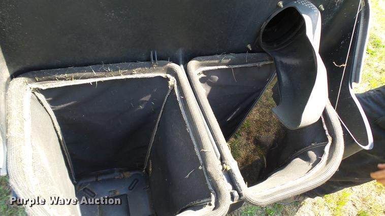 image for item DX9369 2009 John Deere X320 lawn mower