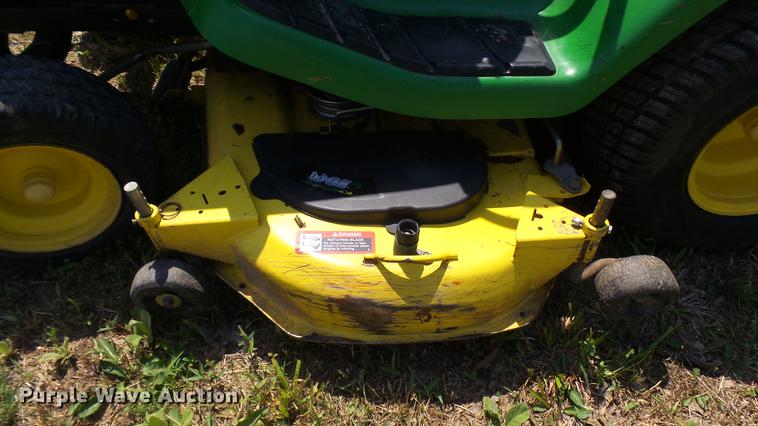 image for item DX9369 2009 John Deere X320 lawn mower