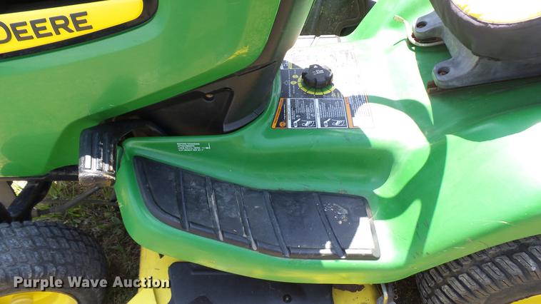 image for item DX9369 2009 John Deere X320 lawn mower
