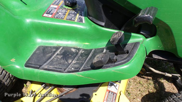 image for item DX9369 2009 John Deere X320 lawn mower