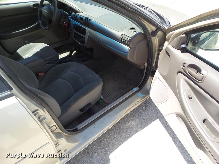 image for item DZ9349 2006 Chrysler Sebring