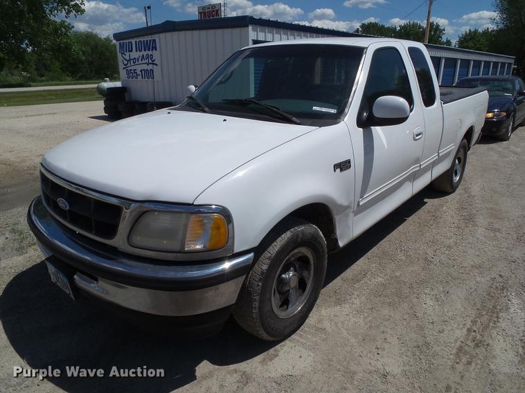 image for item DZ9351 1997 Ford F150 XLT SuperCab pickup truck