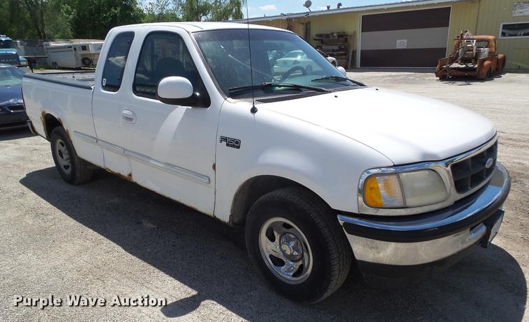 image for item DZ9351 1997 Ford F150 XLT SuperCab pickup truck