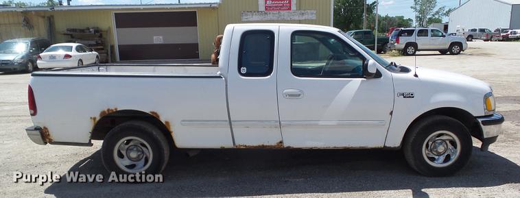 image for item DZ9351 1997 Ford F150 XLT SuperCab pickup truck
