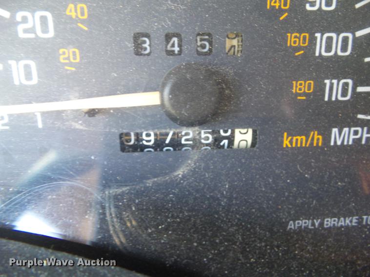 image for item DZ9352 2002 Pontiac Grand Prix GT