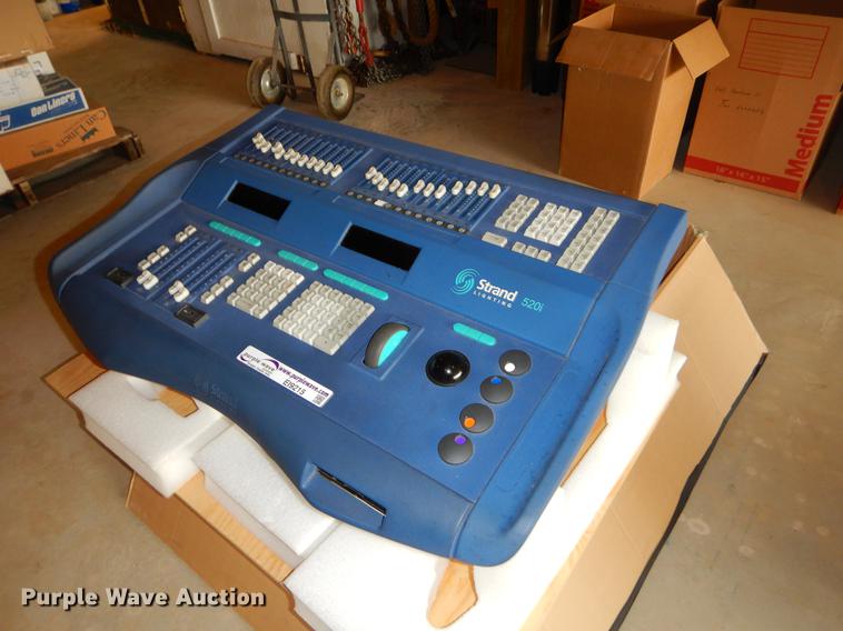 image for item EI9215 Strand lighting console system