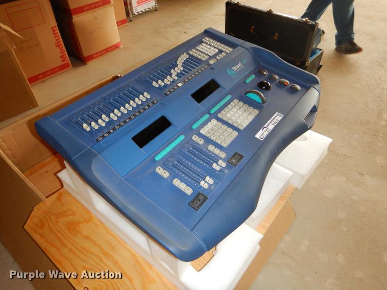 image for item EI9215 Strand lighting console system