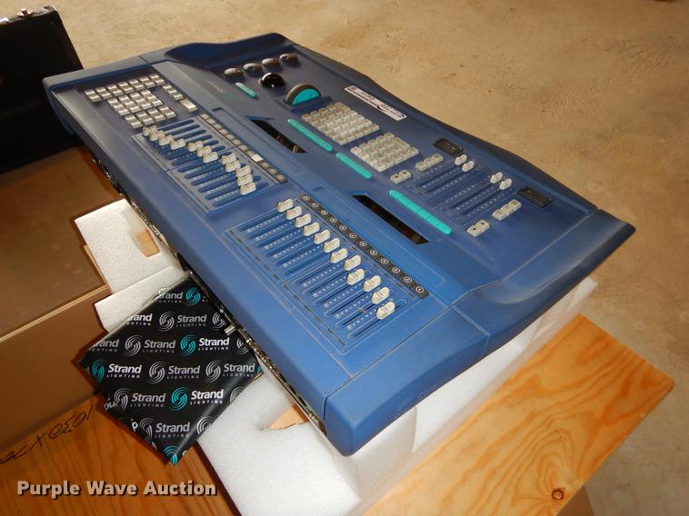 image for item EI9215 Strand lighting console system