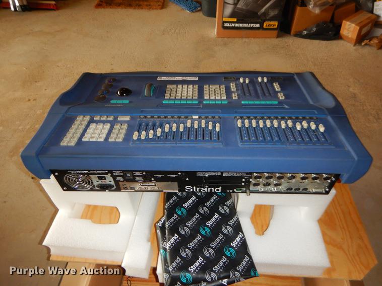 image for item EI9215 Strand lighting console system