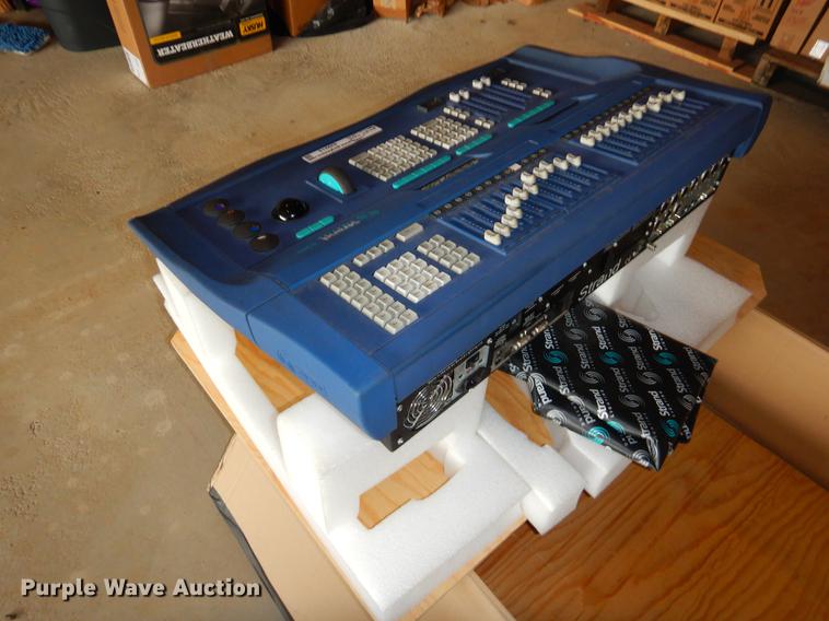 image for item EI9215 Strand lighting console system