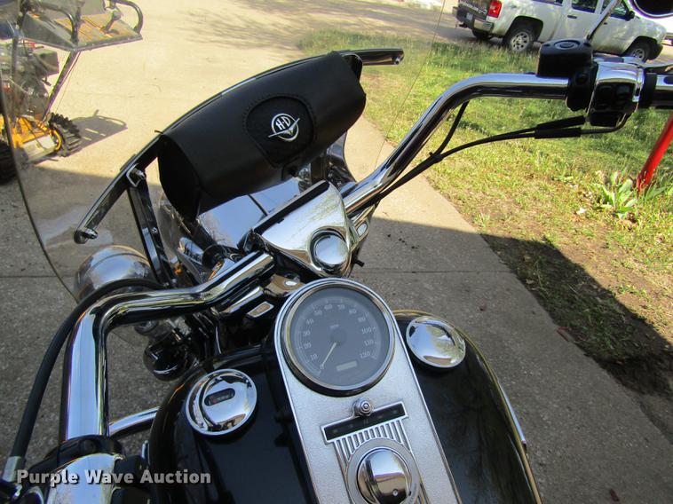 image for item EI9331 2000 Harley Davidson FLRHCI Road King motorcycle