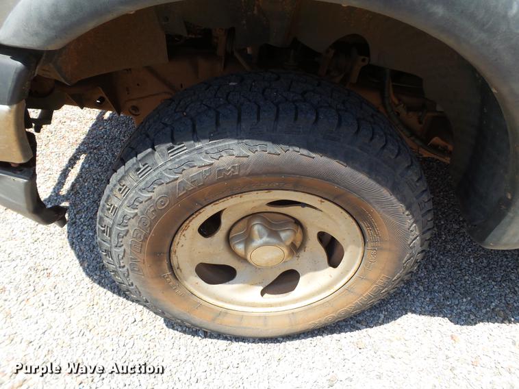 image for item EI9587 2001 Ford F150 SuperCab pickup truck