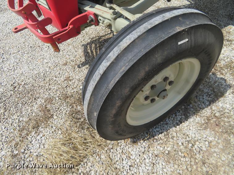 image for item EJ9607 Massey Ferguson 35 tractor