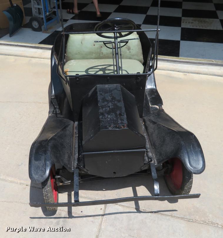 image for item EJ9609 Miniature Tin Lizzie car