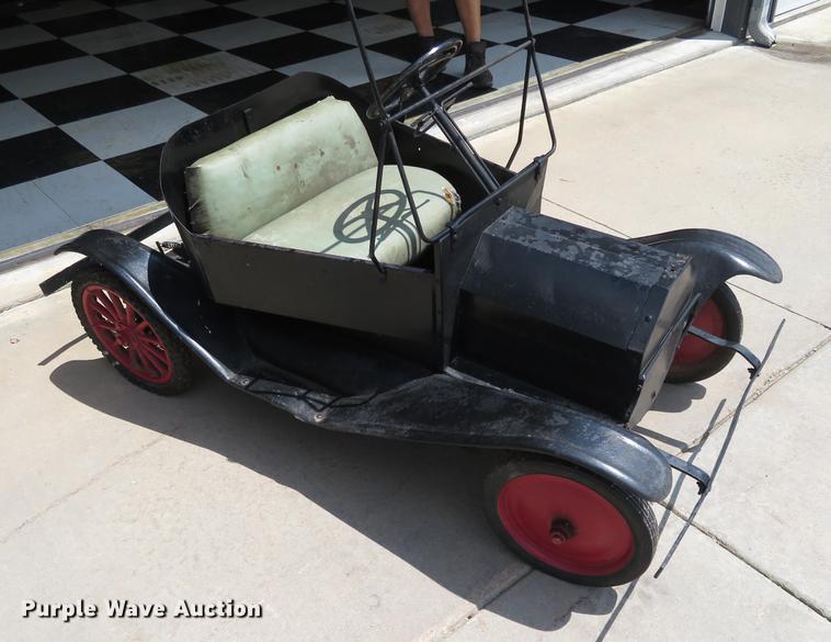 image for item EJ9609 Miniature Tin Lizzie car