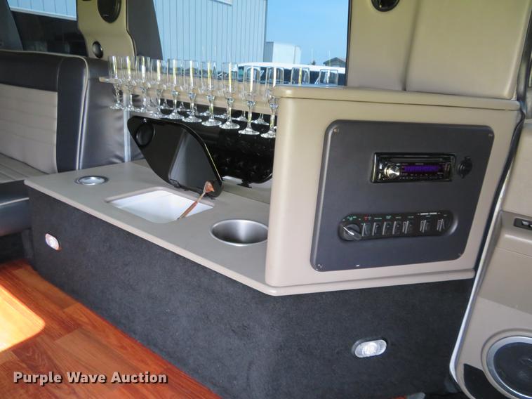 image for item EJ9614 2003 Hummer H2 limousine