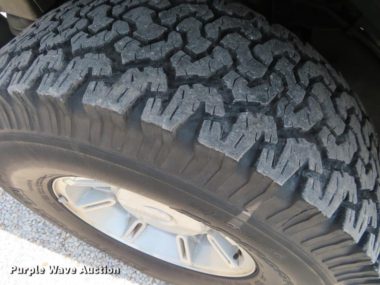 image for item EJ9614 2003 Hummer H2 limousine