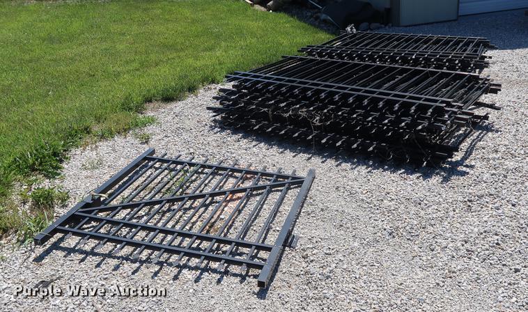 image for item EP9370 Rod iron fence