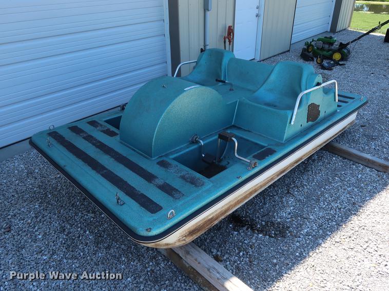 image for item EP9371 Paddle Wheeler paddle boat