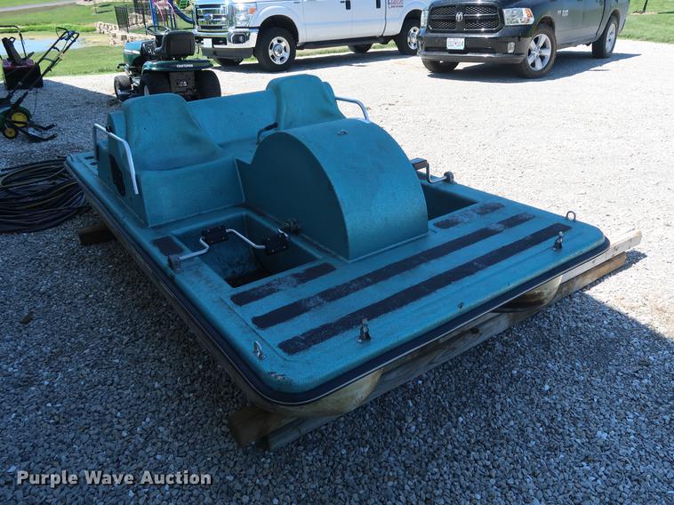 image for item EP9371 Paddle Wheeler paddle boat