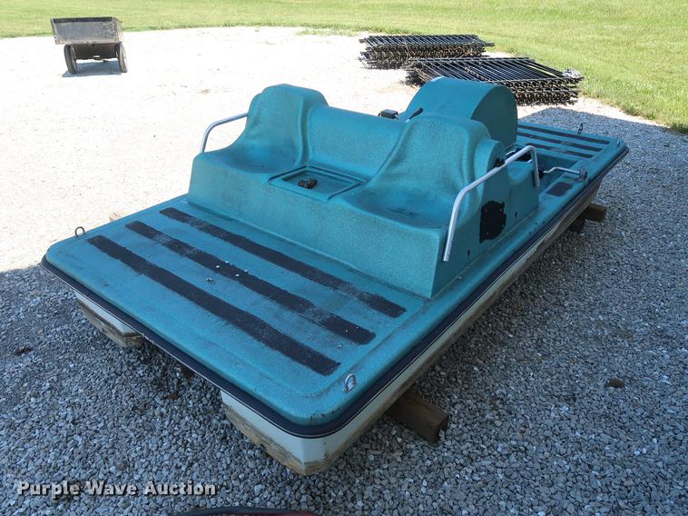 image for item EP9371 Paddle Wheeler paddle boat