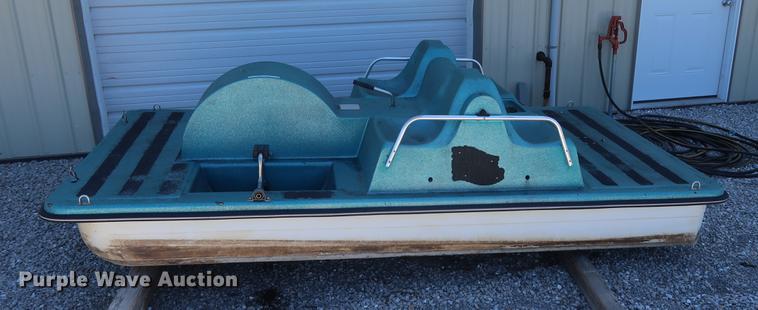 image for item EP9371 Paddle Wheeler paddle boat