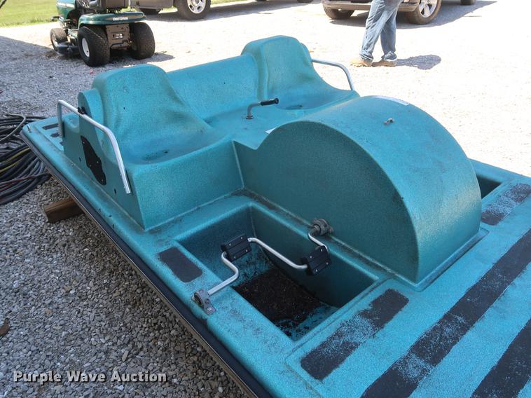 image for item EP9371 Paddle Wheeler paddle boat