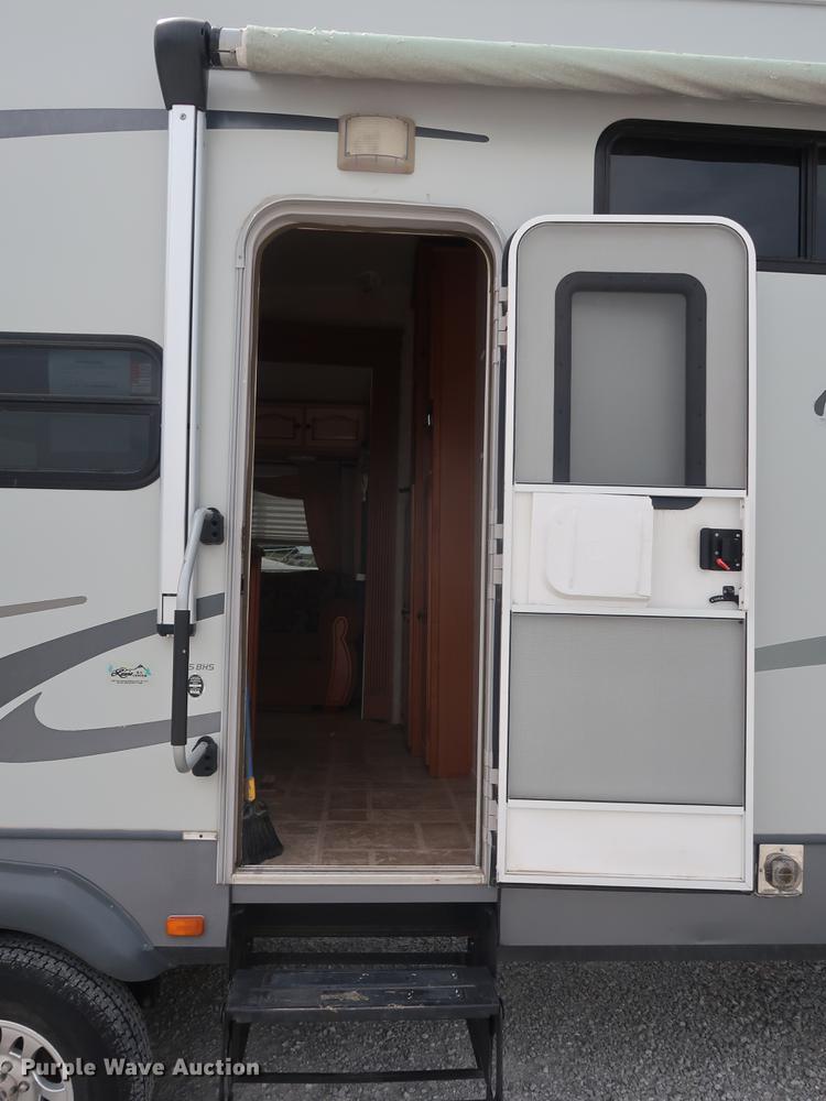 image for item EP9422 2009 Open Range camper