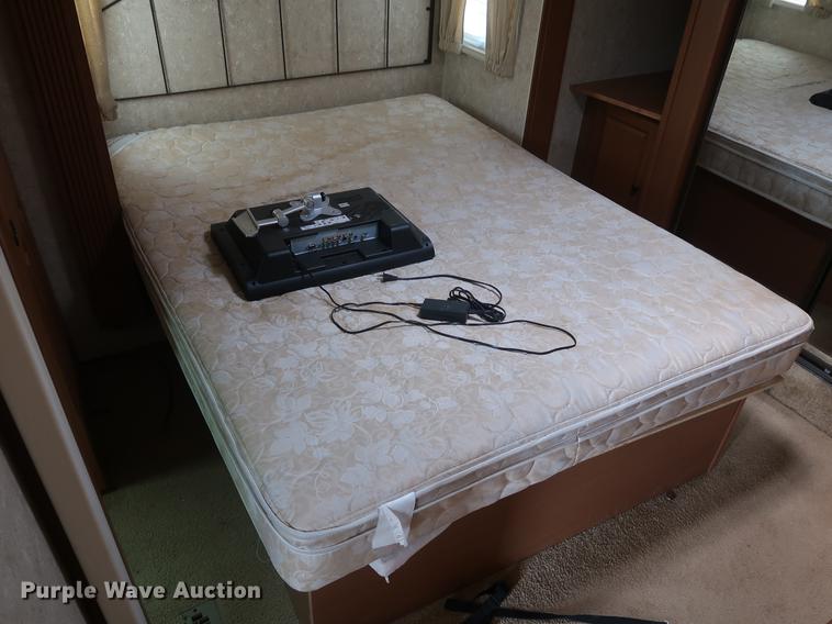 image for item EP9422 2009 Open Range camper