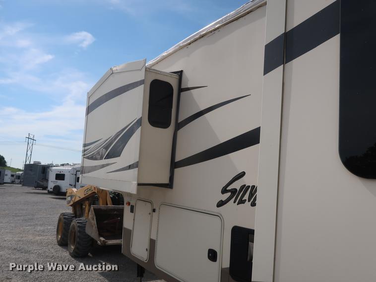 image for item EP9425 2015 Cedar Creek Silverback camper