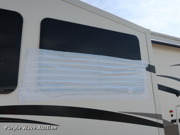 image for item EP9425 2015 Cedar Creek Silverback camper