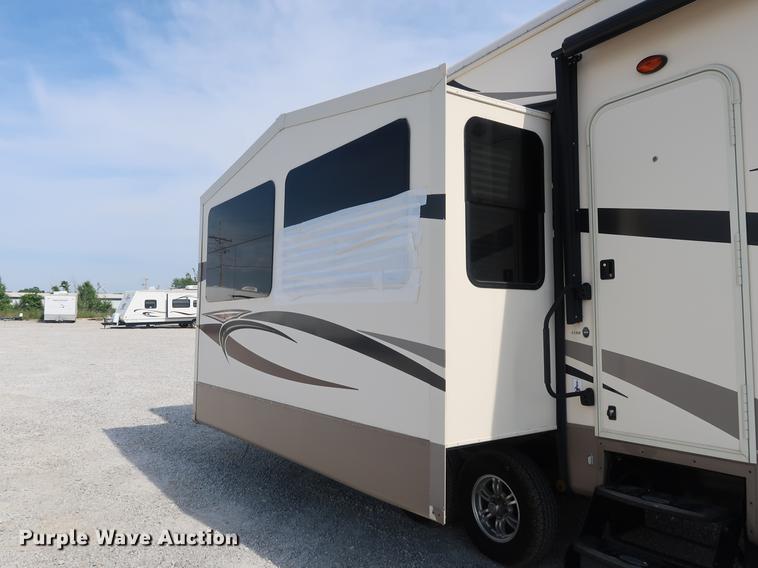 image for item EP9425 2015 Cedar Creek Silverback camper