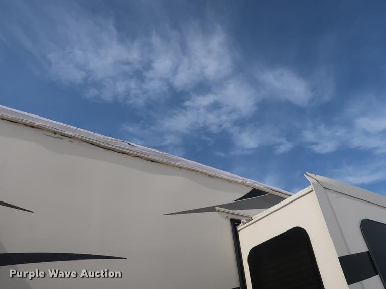 image for item EP9425 2015 Cedar Creek Silverback camper