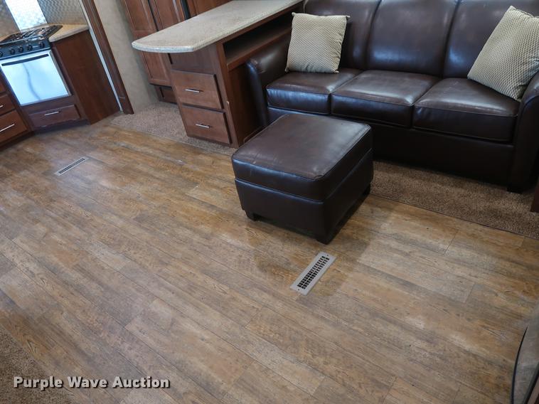 image for item EP9425 2015 Cedar Creek Silverback camper