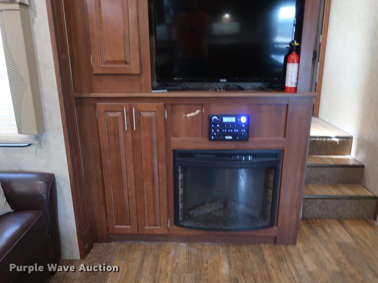 image for item EP9425 2015 Cedar Creek Silverback camper