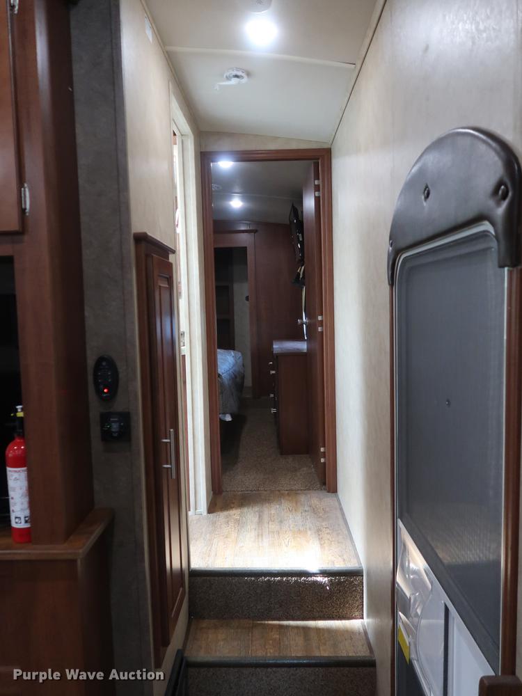 image for item EP9425 2015 Cedar Creek Silverback camper