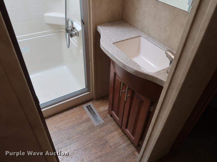 image for item EP9425 2015 Cedar Creek Silverback camper